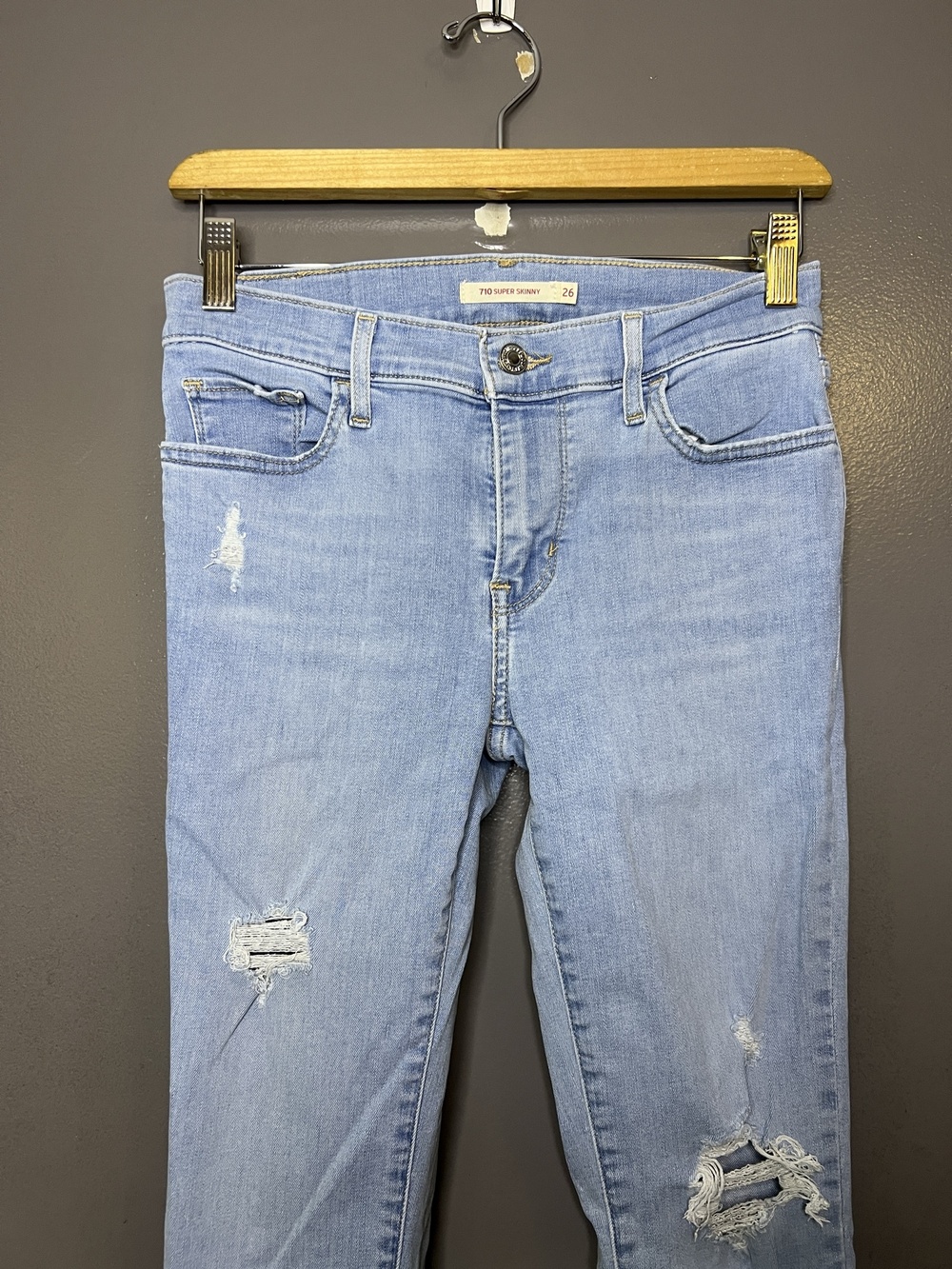 Levis 710 Super Skinny Jeans Womens 26 Light Wash Mid Rise Distressed Denim